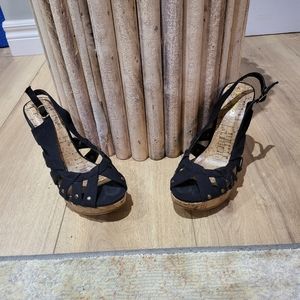 Le Chateau Wedge Sandles black and cork